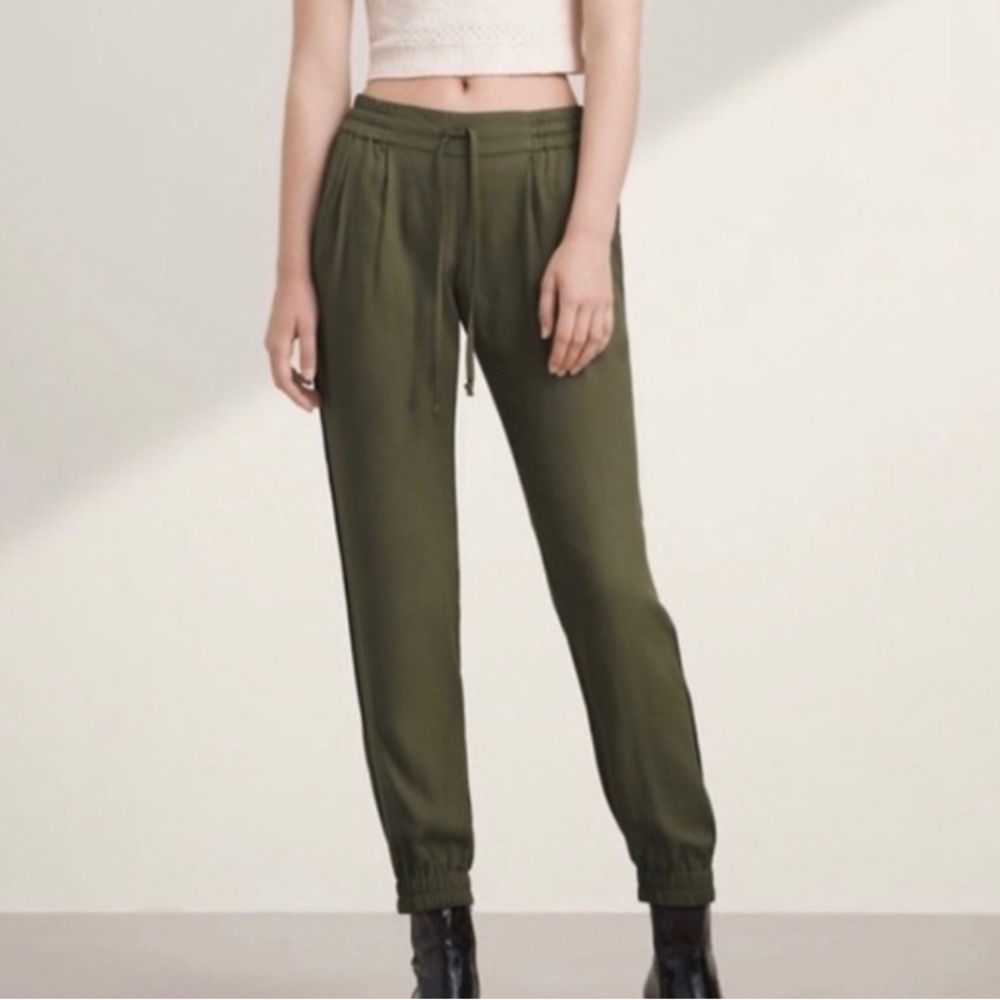 Aritzia green joggers small
